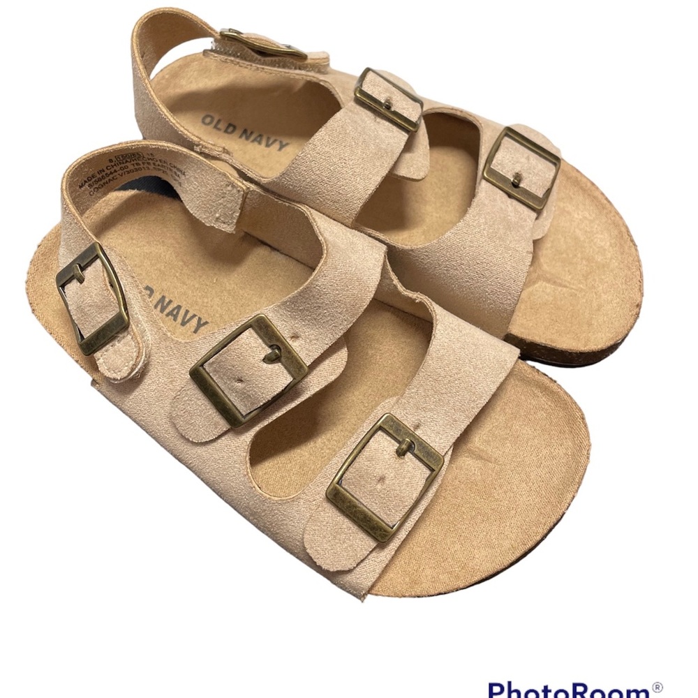 Kids Old Navy gender neutral size 8 suede sandals. New condition!